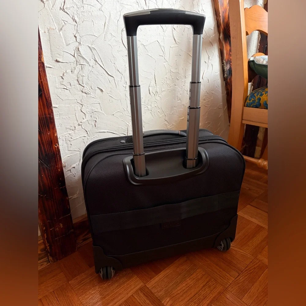 SAMSONITE PRO UPRIGHT MOBILE OFFICE. carry-on baggage